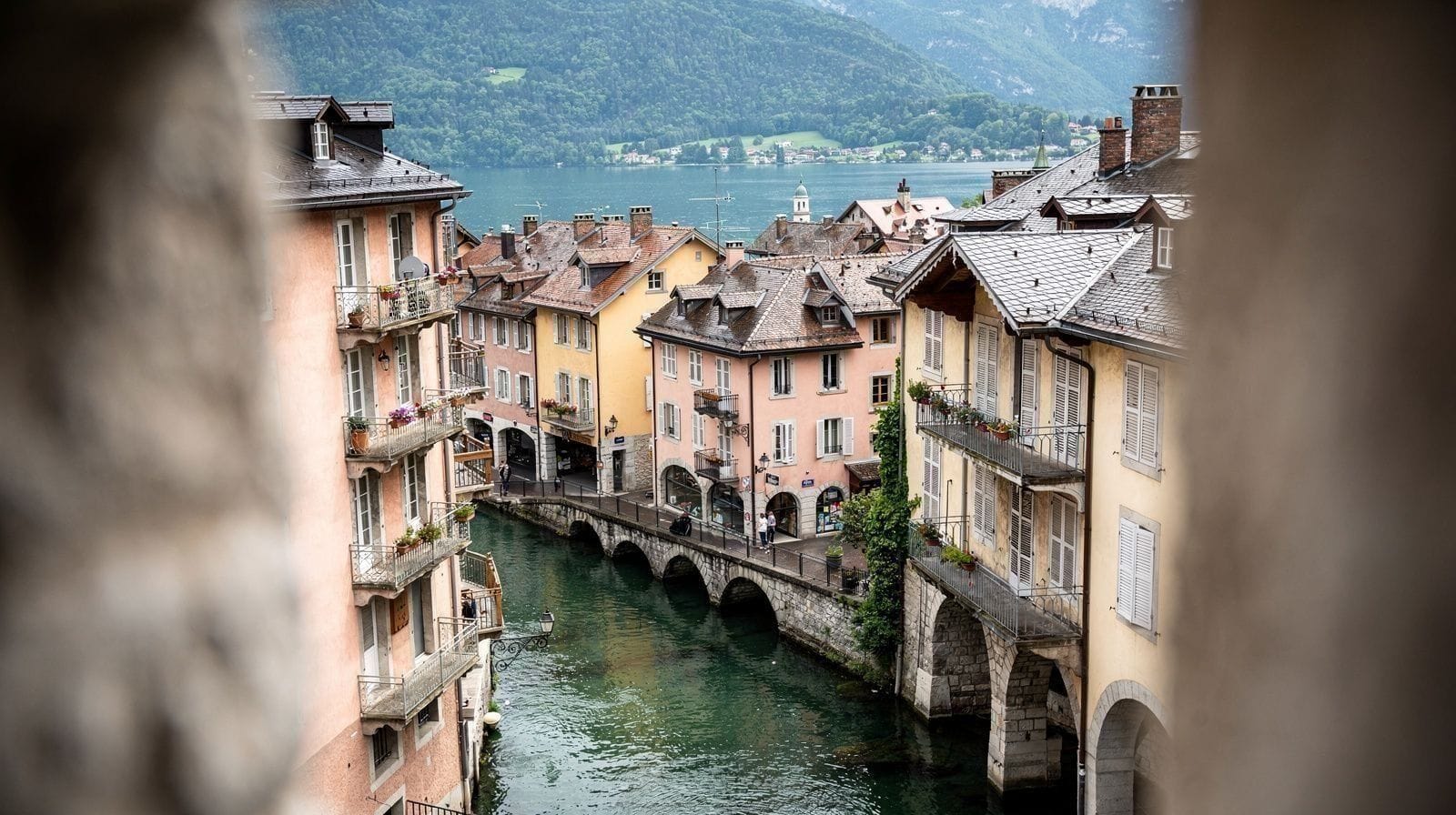 Annecy vs Yvoire: Which Day Trip From Geneva Should You Pick