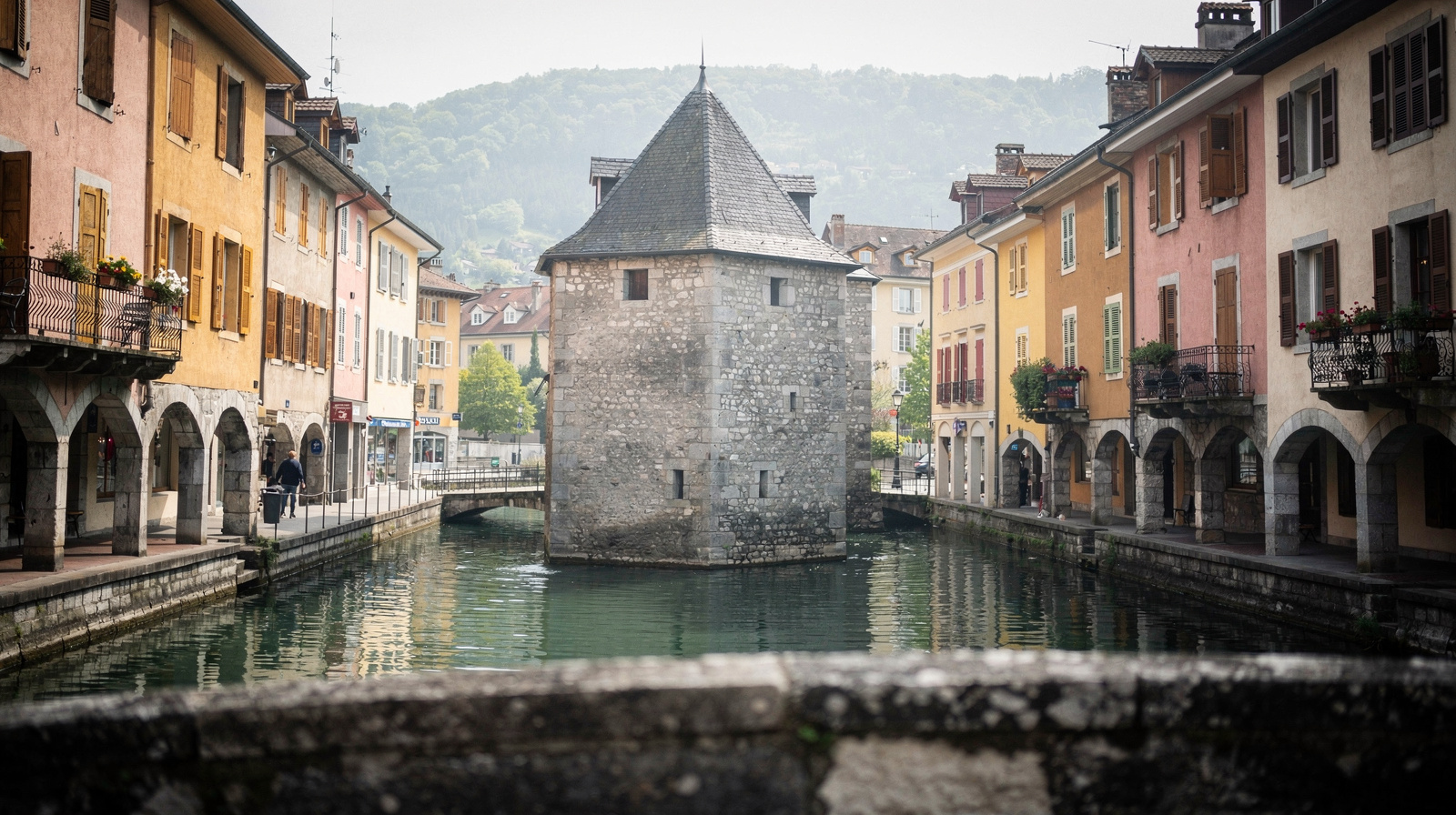 Annecy Day Trip from Geneva: The Complete Guide