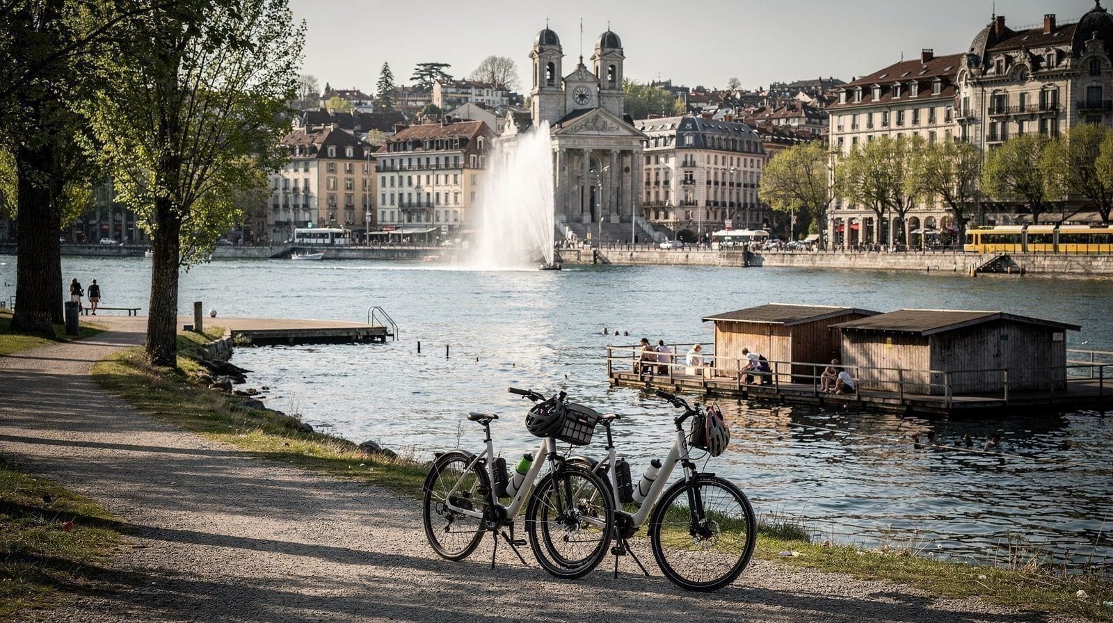 Geneva by Bike and E-Scooter: Flat Lakefront Rides