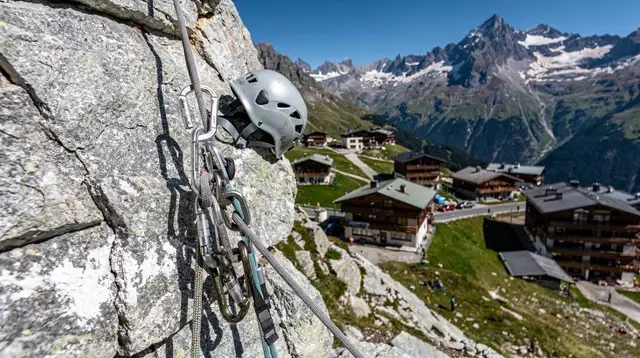 Interlaken Adventure Sports: Paragliding, Canyoning and the Jungfrau Region